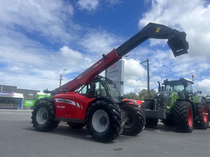 Massey Ferguson TH7038