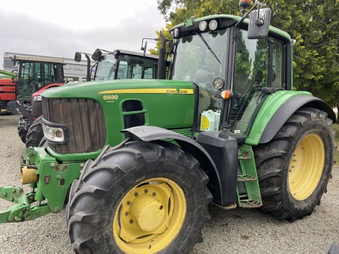 John Deere 6930