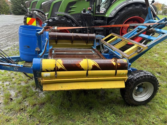Scannell 2 Bale Trailing Feeder